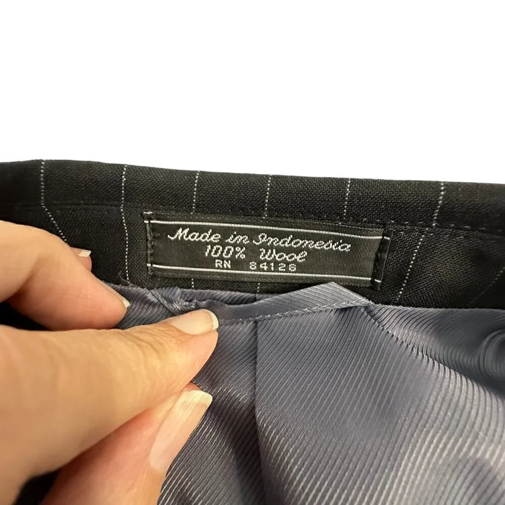 Bert Pulitzer Pure Wool Fully Lined Single Breasted Navy Pin Stripe Blazer (44R)